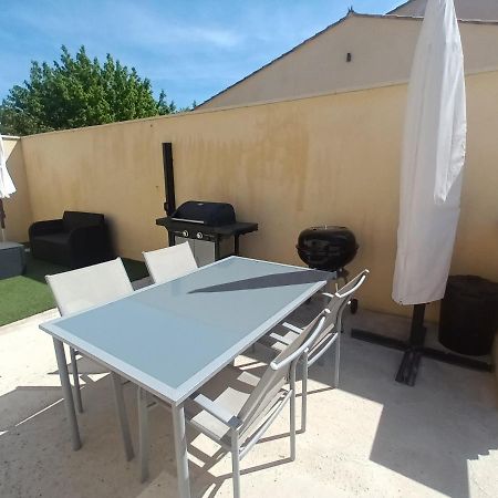 Willa Le Jardin Des Tourterelles Robion en Luberon Zewnętrze zdjęcie