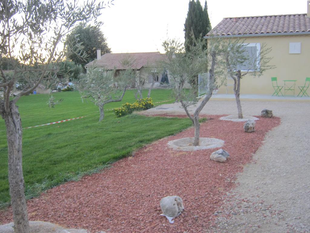Willa Le Jardin Des Tourterelles Robion en Luberon Zewnętrze zdjęcie